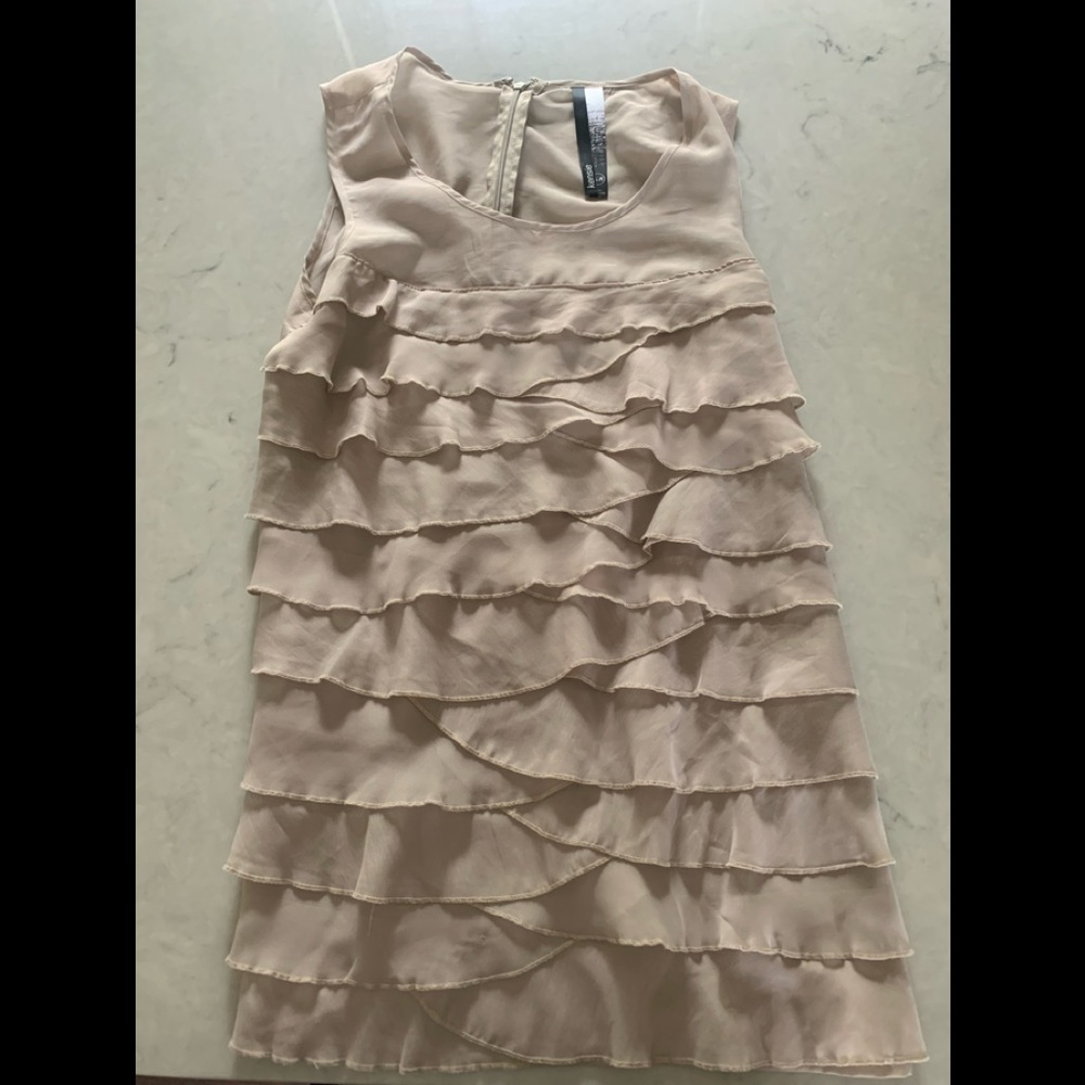 Kensie Ruffled Sleeveless Top